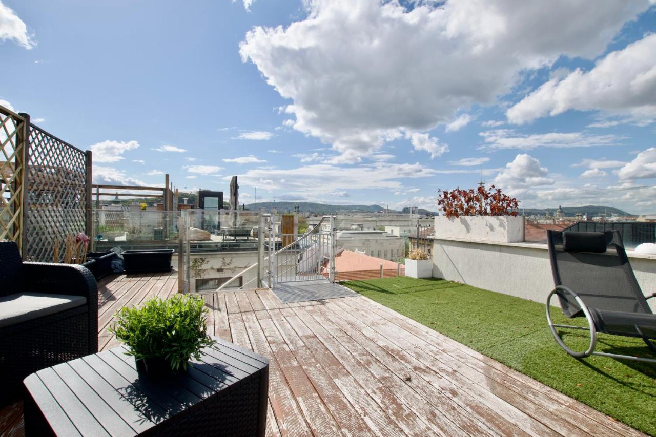 Penthouse Apartment By Hi5 -At The Top Of Boedapest Buitenkant foto